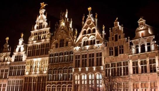 B&B Art And Sleep Antwerpen Eksteriør billede